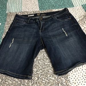 K f t k Bermuda shorts